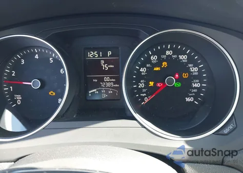 2017 Volkswagen Jetta 1.4T S z USA, uszkodzony, nr VIN 3VW2B7AJ7HM246875